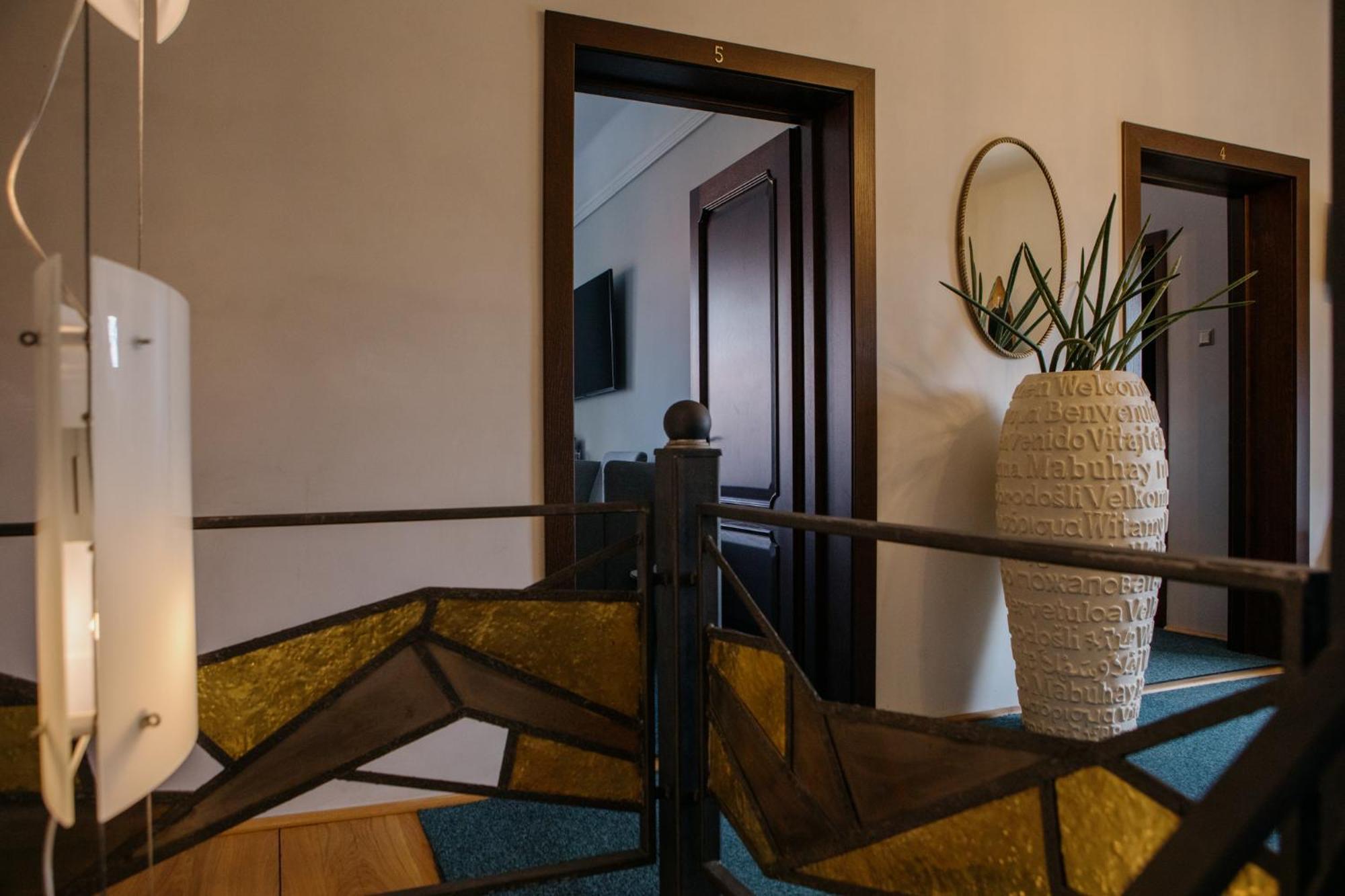 Excelsior Inn Turda Esterno foto