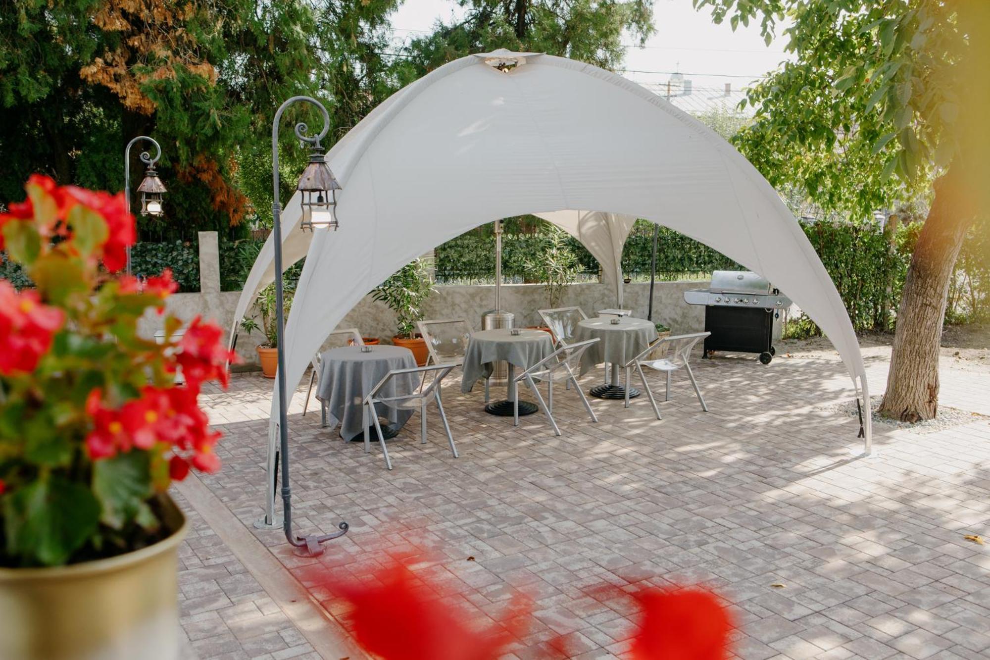 Excelsior Inn Turda Esterno foto